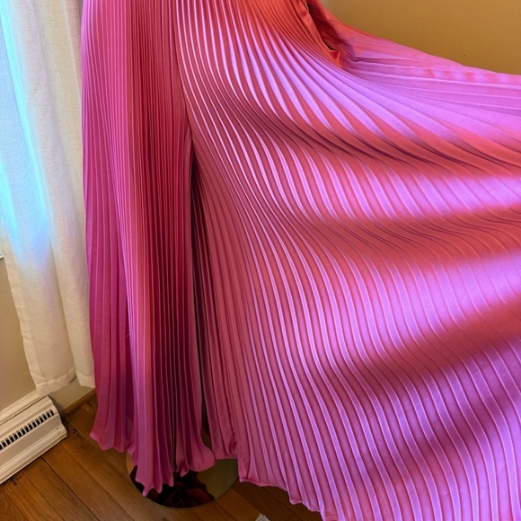 IEENA for Mac Duggal Pink Pleated Plunge Neck Wide Leg Jumpsuit - Picture 4 of 7